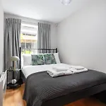 Bridgeview Retreat, 2Bed 2Bridge