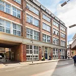 Bridgeview Retreat, 2Bed 2Bridge