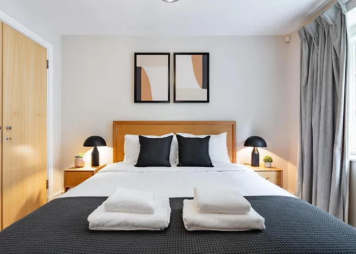 Bridgeview Retreat, 2Bed 2Bridge